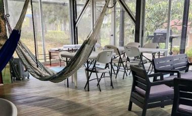 REMATE VENDO CASA DE 2 PISOS EN ALTOS DE CERRO AZUL .