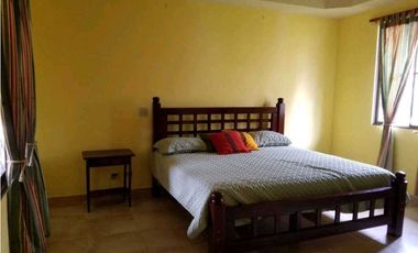 VENDO HERMOSA CASA CON PISCINA EN CLUB DE GOLF CORONADO NEGOCIABLE