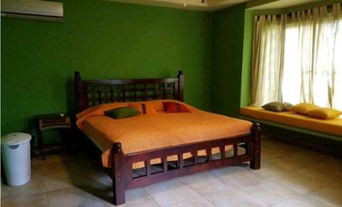 VENDO HERMOSA CASA CON PISCINA EN CLUB DE GOLF CORONADO NEGOCIABLE