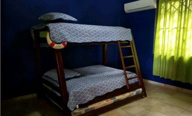 VENDO HERMOSA CASA CON PISCINA EN CLUB DE GOLF CORONADO NEGOCIABLE