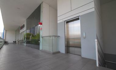 Local comercial en alquiler – Plaza 76, San Francisco