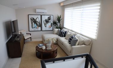 Se Vende Duplex en Santa Maria The Woods.