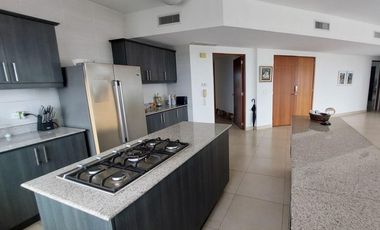 Se vende apartamento en PH Las Olas 2, San Carlos