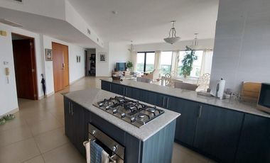 Se vende apartamento en PH Las Olas 2, San Carlos