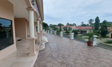 Se vende apartamento en PH Las Olas 2, San Carlos