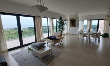 Se vende apartamento en PH Las Olas 2, San Carlos