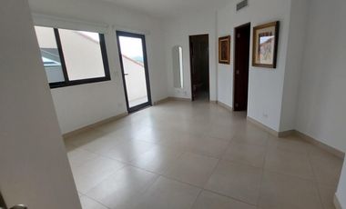 Se vende apartamento en PH Las Olas 2, San Carlos