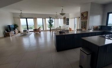Se vende apartamento en PH Las Olas 2, San Carlos