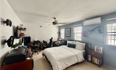 Se Alquila Casa en Obarrio, Zonificacion Residencial o Comercial