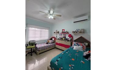 Venta de Casa en Costa del Este P.H. Costa de las Perlas