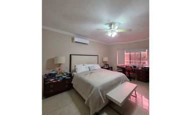 Venta de Casa en Costa del Este P.H. Costa de las Perlas