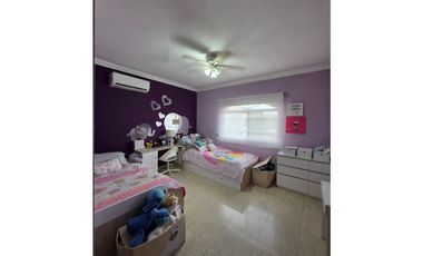 Venta de Casa en Costa del Este P.H. Costa de las Perlas