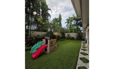 Venta de Casa en Costa del Este P.H. Costa de las Perlas