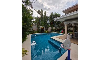 Venta de Casa en Costa del Este P.H. Costa de las Perlas