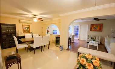 VENDO CASA URB. ALTO DE MIRAFLORES, COD-CA