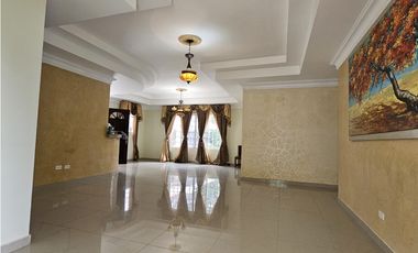 Venta de casa con piscina en calle Jesús Nazareno, Chitré