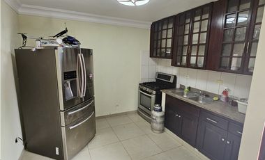 Venta de casa con piscina en calle Jesús Nazareno, Chitré