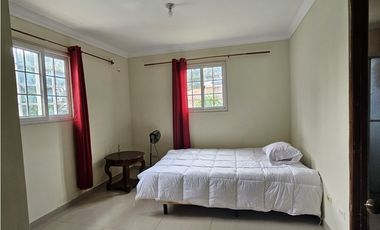 Venta de casa con piscina en calle Jesús Nazareno, Chitré