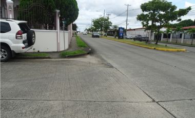 SE VENDE – Casa en Brisas del Golf