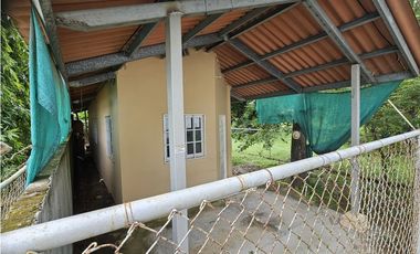 Venta de terreno con casa en Cantarrana, Chitré