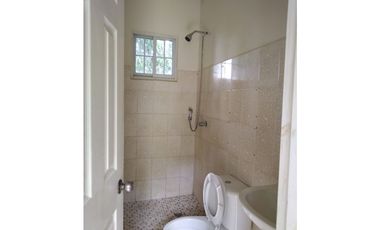 Venta de terreno con casa en Cantarrana, Chitré