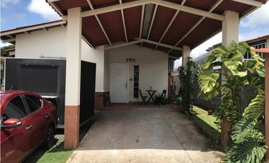 Se alquila casa en Colinas del Oeste-Arraijan