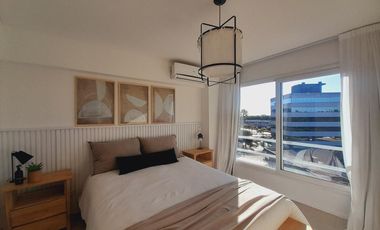 Excelente 2 ambientes Vista Bahía . Disponible abril 2026. Impecable! Vista a Bahía. Amenities.