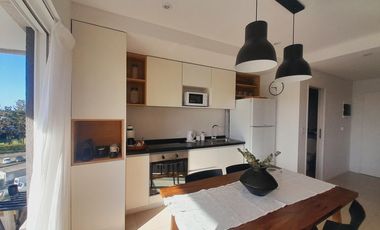 Excelente 2 ambientes Vista Bahía . Disponible abril 2026. Impecable! Vista a Bahía. Amenities.