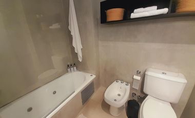 Excelente 2 ambientes Vista Bahía . Disponible abril 2026. Impecable! Vista a Bahía. Amenities.