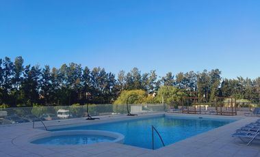 Excelente 2 ambientes Vista Bahía . Disponible abril 2026. Impecable! Vista a Bahía. Amenities.