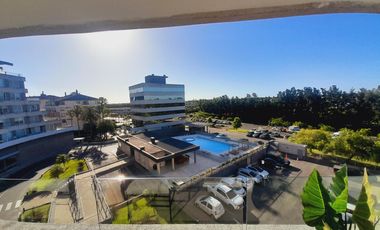 Excelente 2 ambientes Vista Bahía . Disponible abril 2026. Impecable! Vista a Bahía. Amenities.