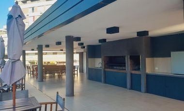 Excelente 2 ambientes Vista Bahía . Disponible abril 2026. Impecable! Vista a Bahía. Amenities.