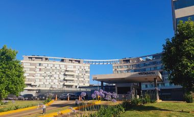 Excelente 2 ambientes Vista Bahía . Disponible abril 2026. Impecable! Vista a Bahía. Amenities.