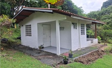SE VENDEN CABAÑAS AMUEBLADAS - AMPLIO TERRENO - LAS UVAS, SAN CARLOS