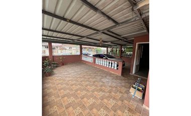 VENDO AMPLIA CASA LOS ROSALES -PANAMA OESTE, COD-CA