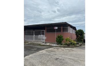 VENDO AMPLIA CASA LOS ROSALES -PANAMA OESTE, COD-CA