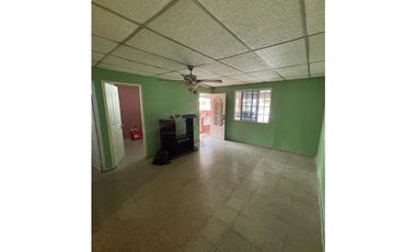 VENDO AMPLIA CASA LOS ROSALES -PANAMA OESTE, COD-CA
