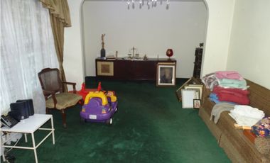 EN VENTA – Gran Residencia + Local Comercial en Urbanización Herbruger