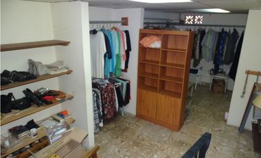 EN VENTA – Gran Residencia + Local Comercial en Urbanización Herbruger