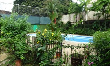 EN VENTA – Gran Residencia + Local Comercial en Urbanización Herbruger