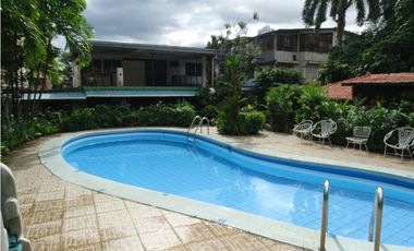 EN VENTA – Gran Residencia + Local Comercial en Urbanización Herbruger
