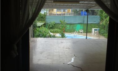 EN VENTA – Gran Residencia + Local Comercial en Urbanización Herbruger