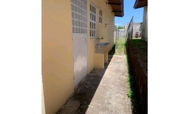 VENDO CASA EN URB. LAS VERDES