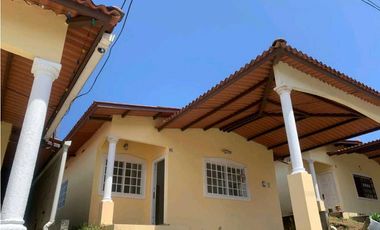 VENDO CASA EN URB. LAS VERDES