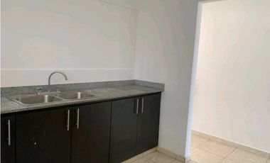 VENDO CASA EN URB. LAS VERDES