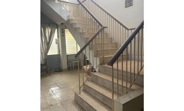 CASA EN VENTA DE 3 NIVELES EN LOS NGELES