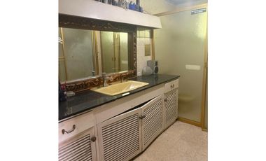 CASA EN VENTA DE 3 NIVELES EN LOS NGELES