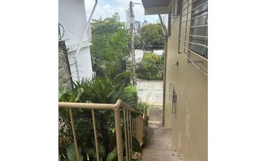 CASA EN VENTA DE 3 NIVELES EN LOS NGELES