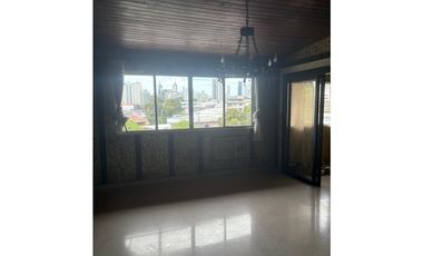 CASA EN VENTA DE 3 NIVELES EN LOS NGELES