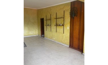 CASA EN VENTA DE 3 NIVELES EN LOS NGELES